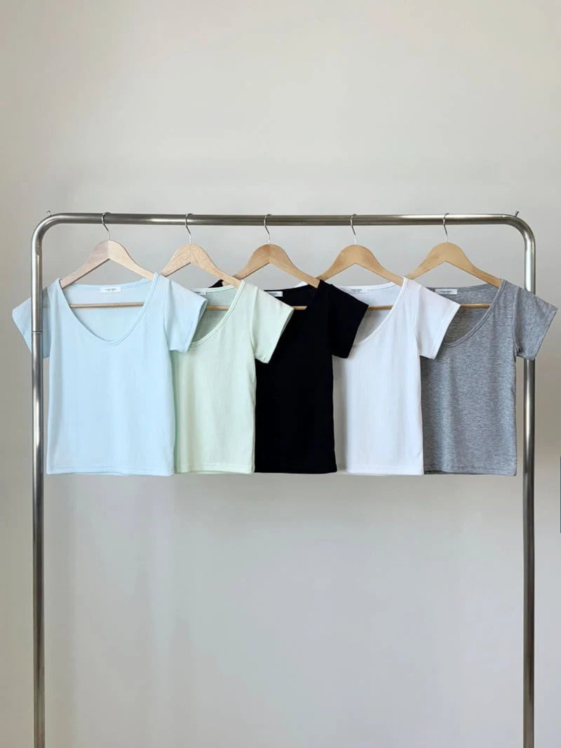 Day U-neck Tee
