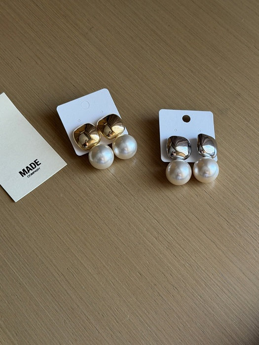 Square Pearl Earring