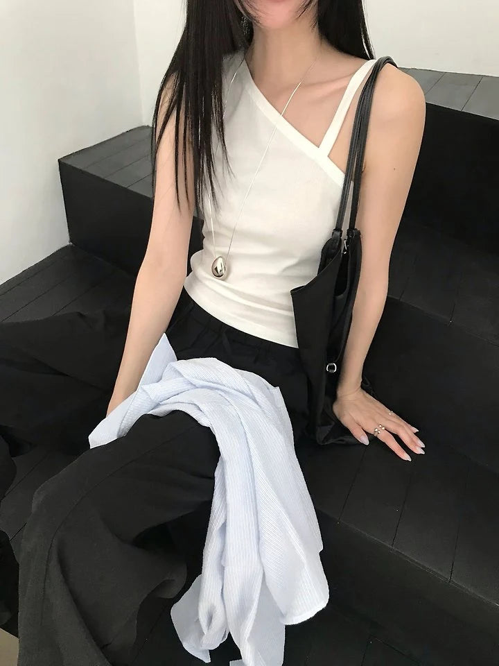 Line Sleeveless Top