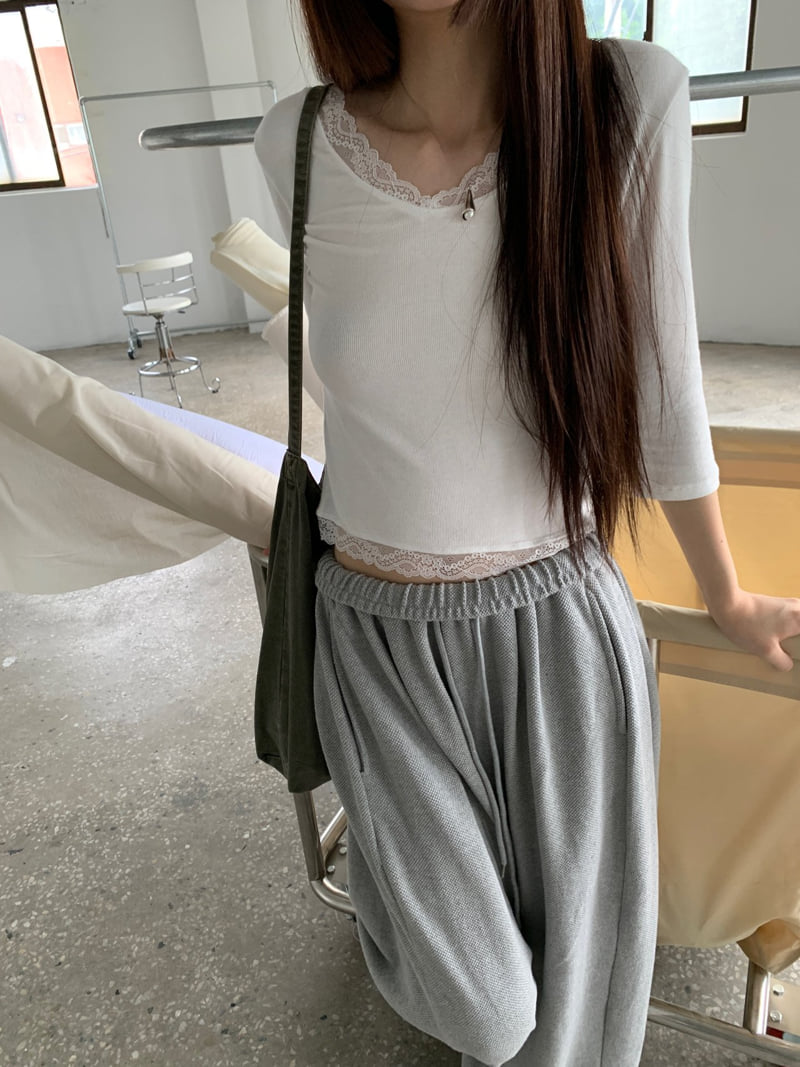 Clara Tee