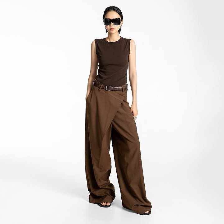 Classic Slim Sleeveless Top