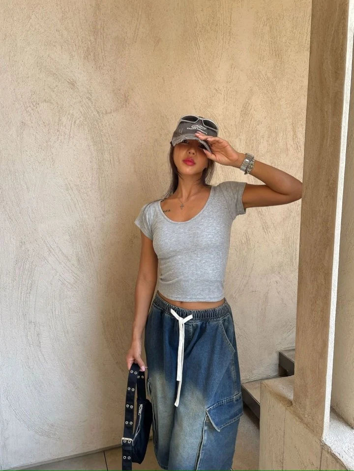 Day U-neck Tee